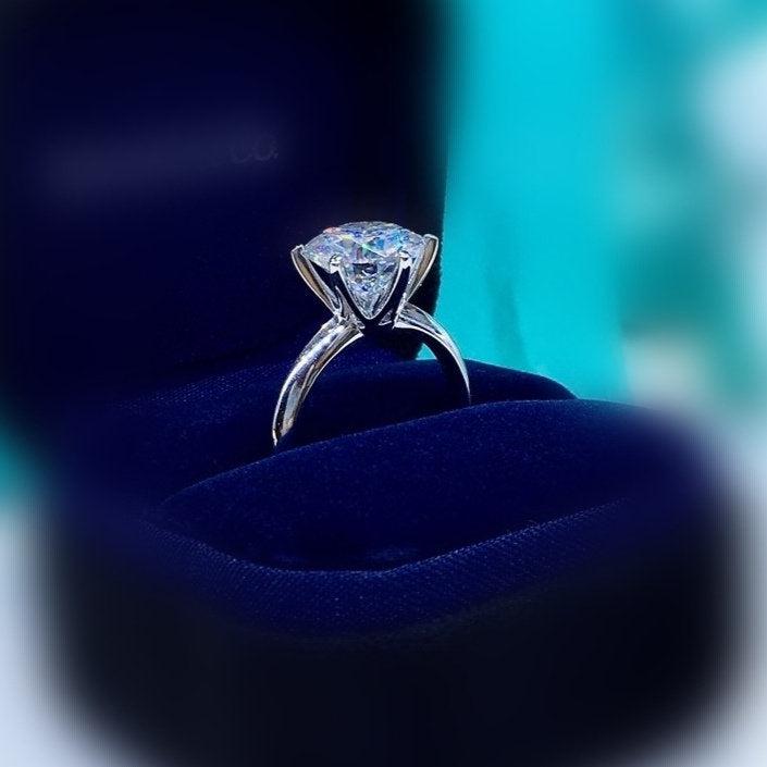 Big gold diamond ring stock photo. Image of gemstone - 40271740