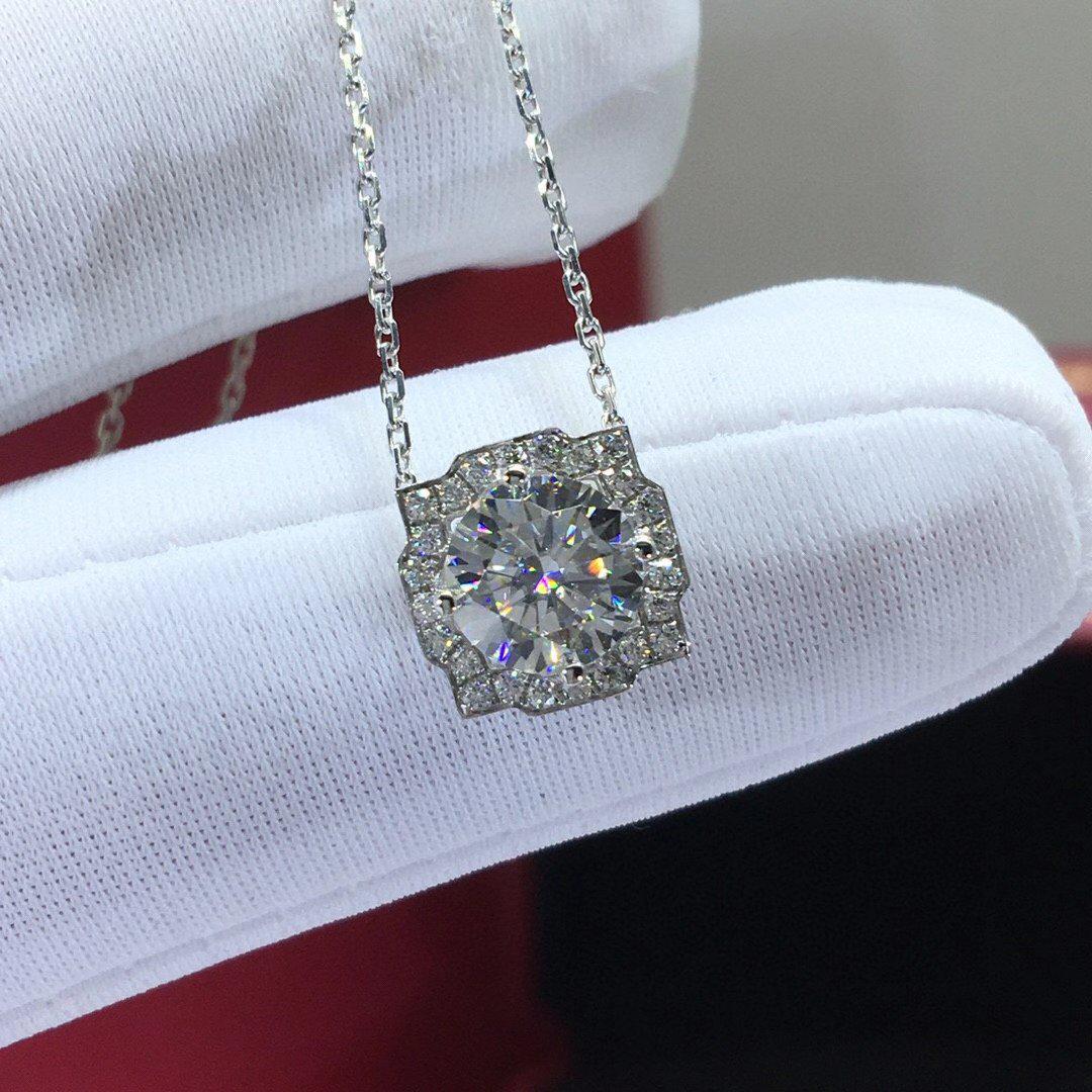 18k White Gold 1ct Moissanite Pendant Necklace